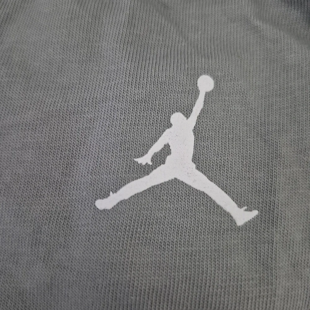 Jordan Shirt Mens Small Gray Maison Des Champions Floral Graphic‎ Dri-FIT New